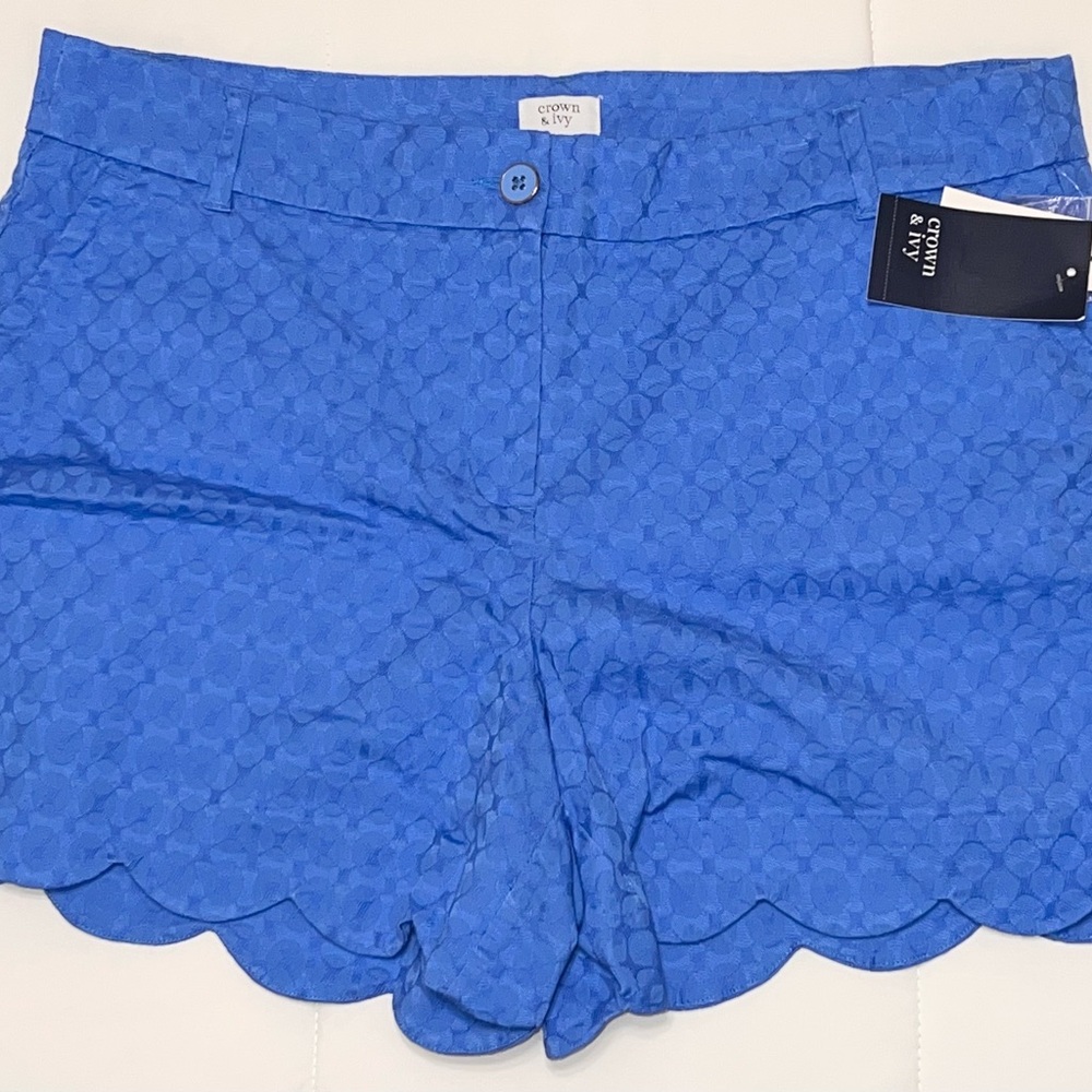 Crown & Ivy Women's Royal Blue Scalloped Shorts
